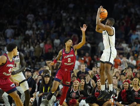 Butler’s buzzer-beater sends San Diego State to title game; Aztecs defeat FAU 72-71